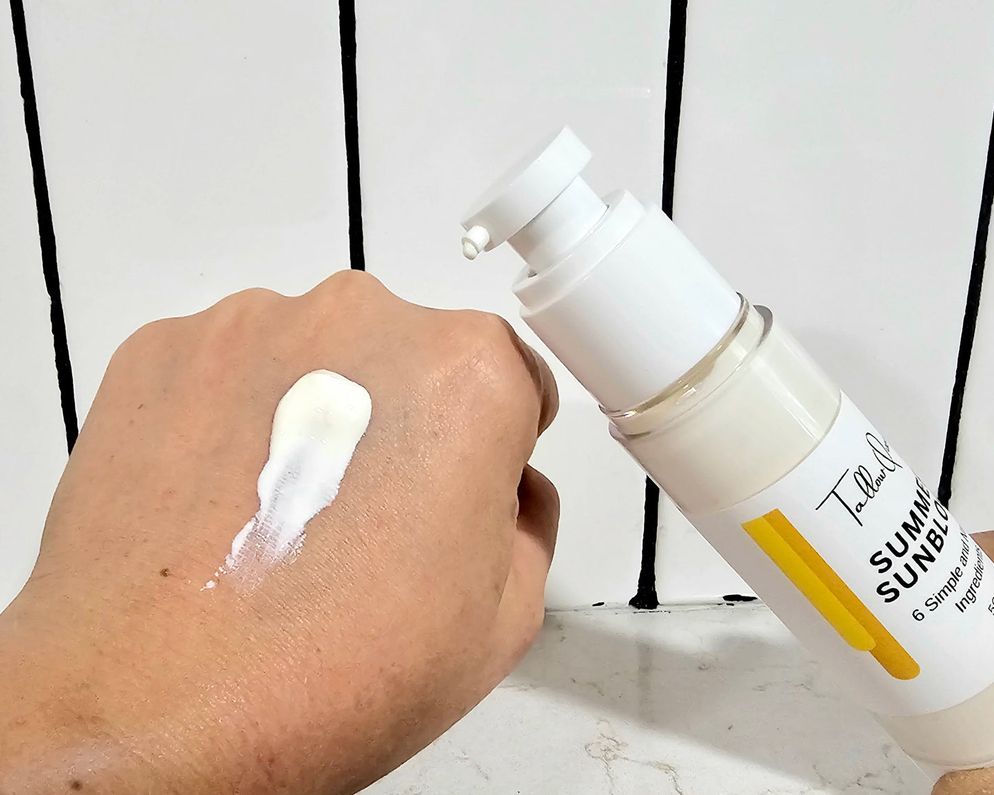 SUNSCREEN Clean, Natural and Effective.