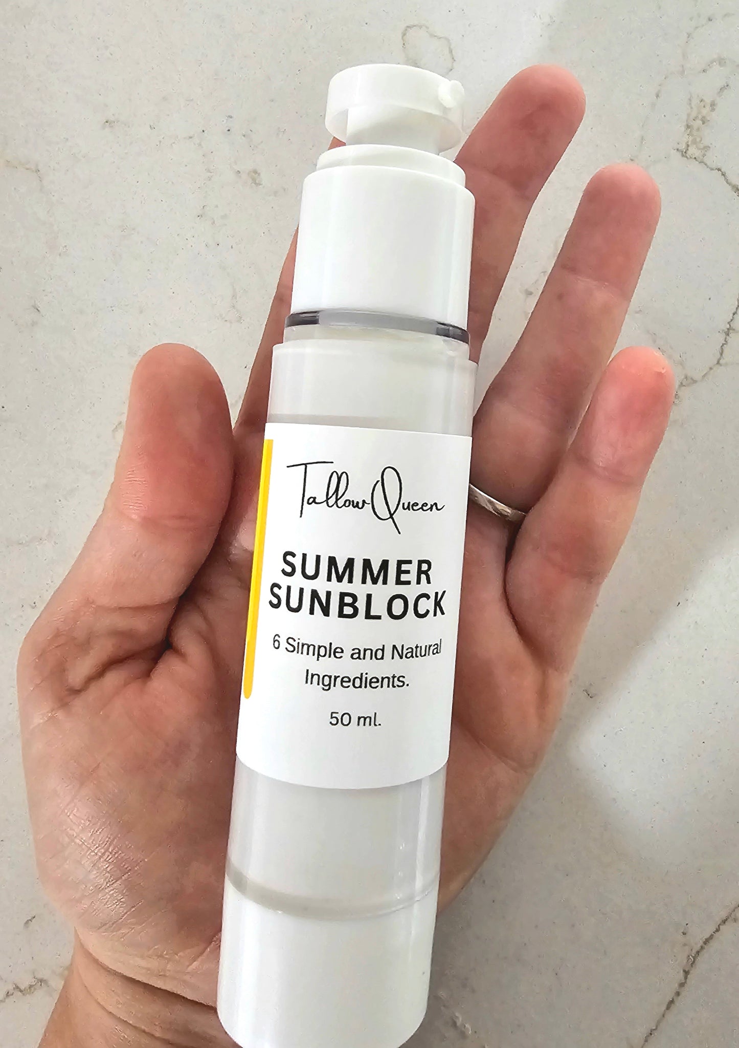 SUNSCREEN Clean, Natural and Effective.